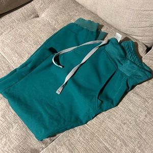 Figs joggers size SP- hunter green